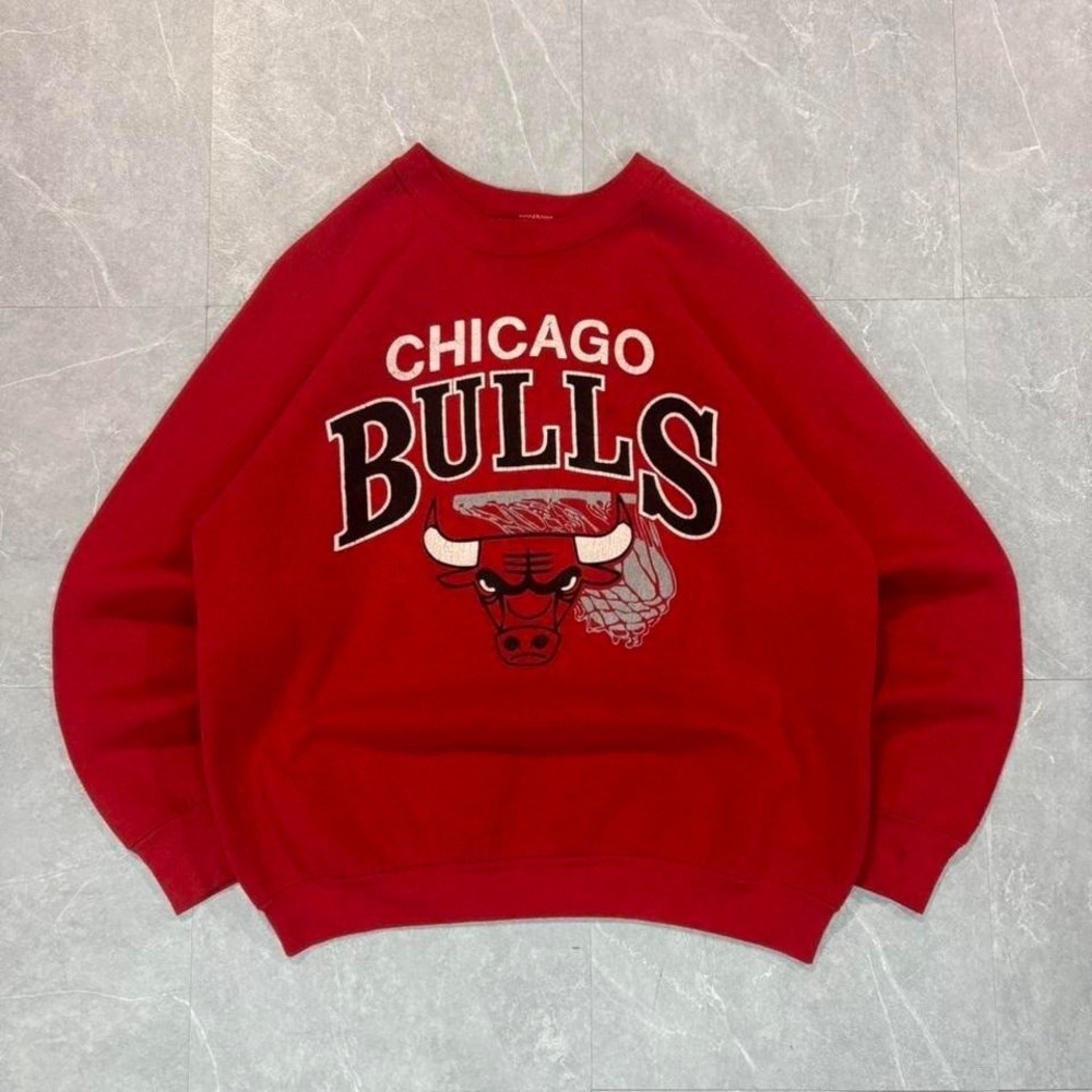 1990's Chicago Bulls red crewneck sweatshirt Size L #NBA #basketball